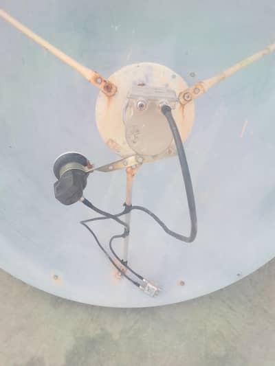 4 feet wazni dish with new hd reciver, 2 lnbs for sale