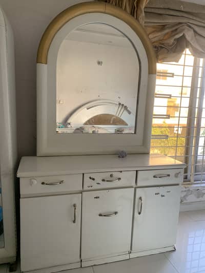 Dressing Table - duco white with gold details