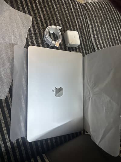 Macbook air m4 16gb 256gb