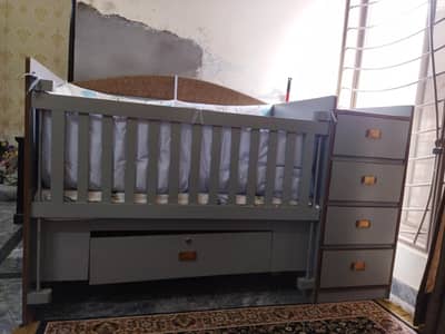 baby cot