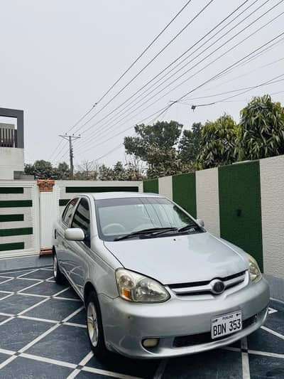 Toyota Platz lush car