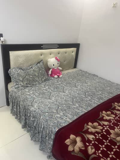 Selling used king Bed with wardrobe