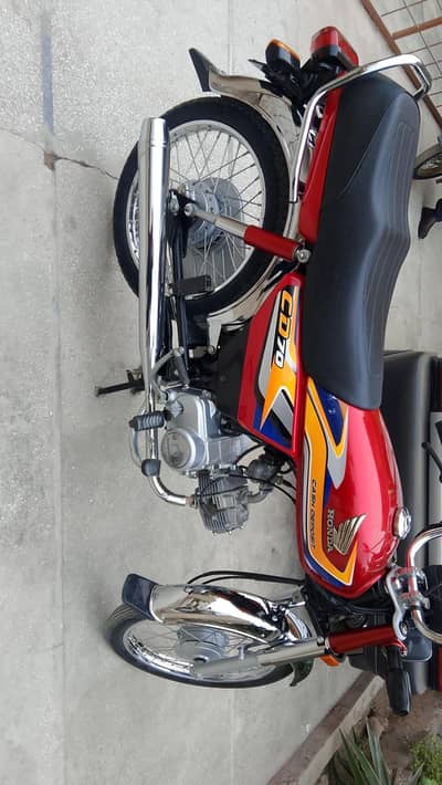 contact no 03704110060 cd 70 for sale