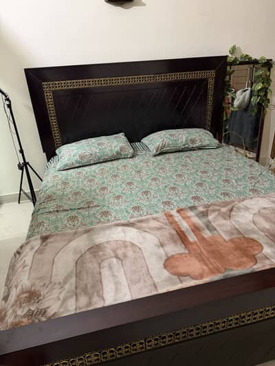 New Wooden King size bed