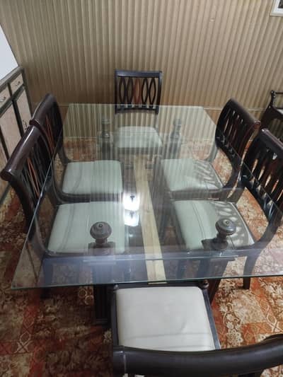 6 chair dining table of wooden