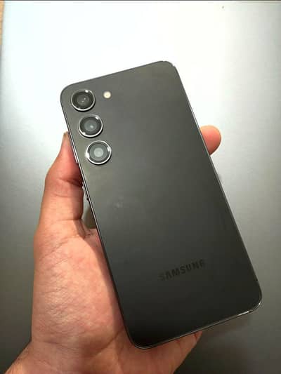 SAMSUNG GALAXY S23 NON PTA, GENUINE MINT CONDITION, NO DOT ,NO SHADE