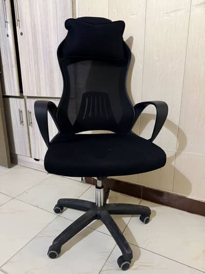 Gaming and office boss 360 moving chairs