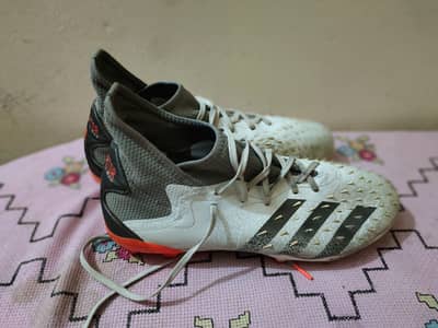 Football shoes