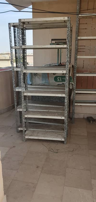 Aluminium shelves