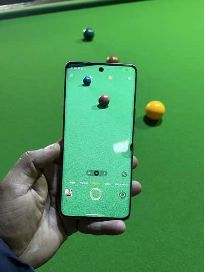 vivo v40e bilkul new scratch less full box 16/256gb