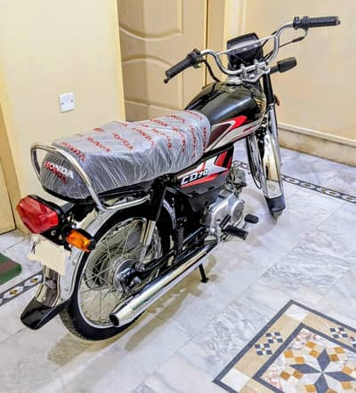 Honda cd 70 black colour model 2025