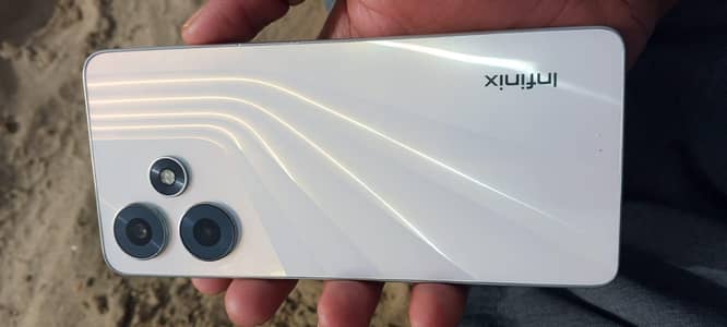 infinix hot 30 ( 4/128 with box charger ) all ok