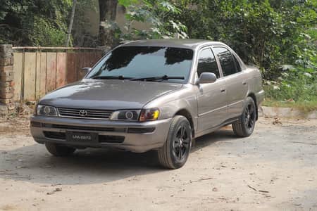 Toyota Indus Corolla 2D