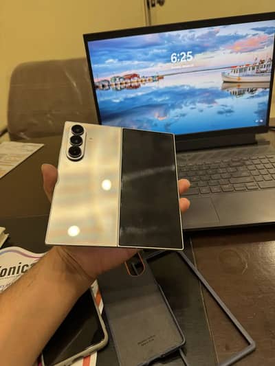 samsung galaxy z fold 7 256gb | brand new | box pack | scratchless