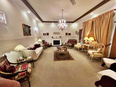 4 Kanal Well Maintained Bungalow For Sale Phase 2 Prime Location