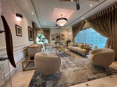 2 KANAL WELL MAINTAINED MODERN BUNGALOW FOR SALE PHASE 2