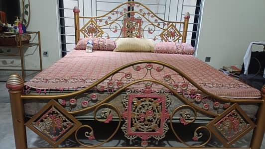 iron double bed with dressing table