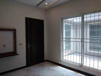 10 Marla House Situated In Punjab Coop Housing Society For sale