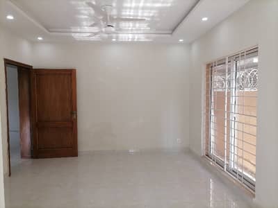 House Of 7 Marla In Punjab Coop Housing Society Is Available