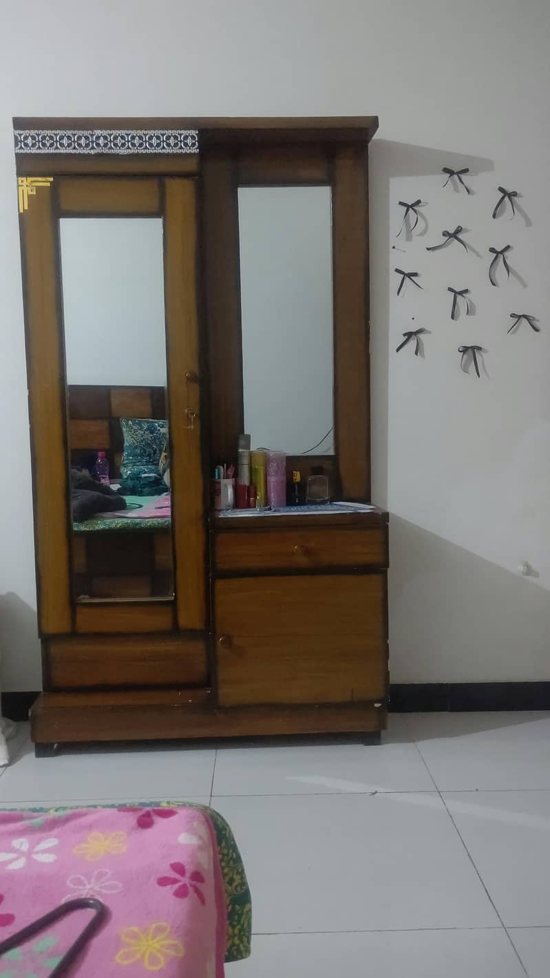 bed set with side table and dressing 2