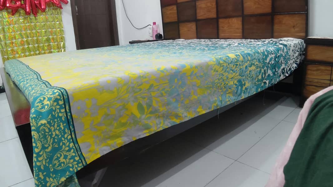 bed set with side table and dressing 4