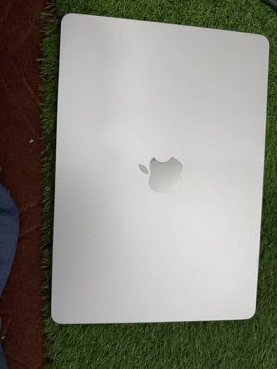 Apple macbook air a2681 16/512