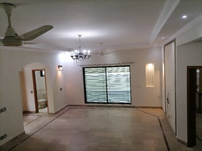 A House Of 10 Marla In Punjab Coop Housing Society