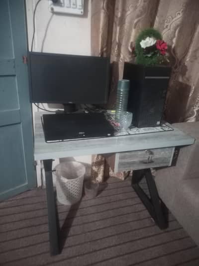 Computer Table New