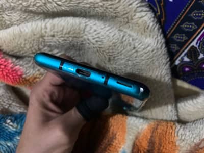 AQUOS R3 10 by 10 non pta 6 128