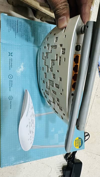 tp-link 300 Mbps Wi-Fi ADSL2+ Modem Router