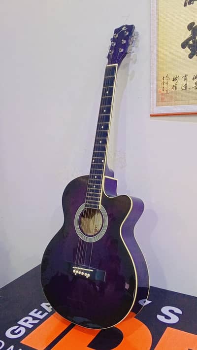 Acoustic Guitar for Sale – Cutaway Design, Great Condition