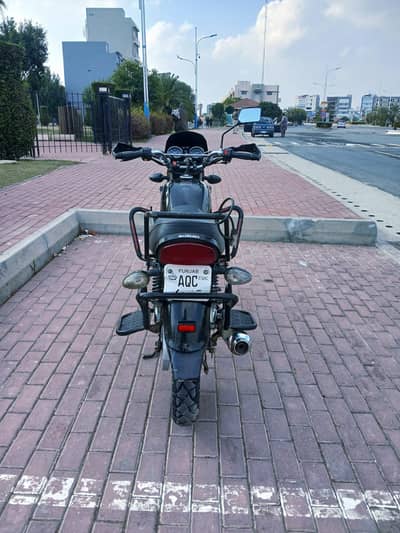 Suzuki GS 150 2023