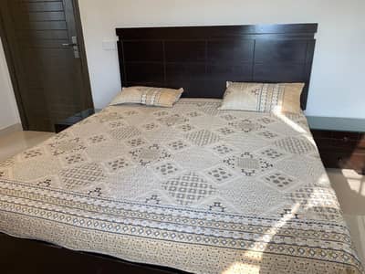 Bed sofa dressing side table