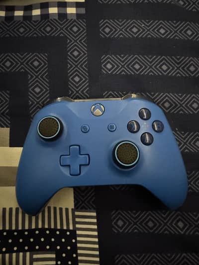 Xbox one s orignal controller