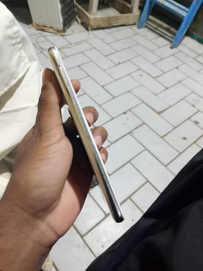 Aquos r2 official exchange possible