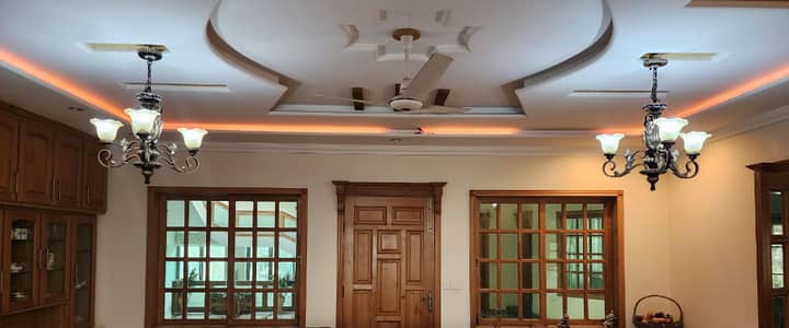 F7/2 500 Syd Beautiful Build House 5Bedroom Attached Bathroom 2TV lounge D/D Kitchen Huge Carparking Margalla Facing Prime Location for Sale