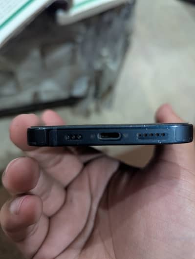 iPhone 13 128 jb 87 % battery mint condition waterpack set hai