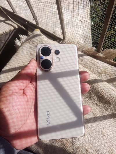 vivo v60 12+12=24/512 EXCHANGE POSSIBLE UPPER MODEL