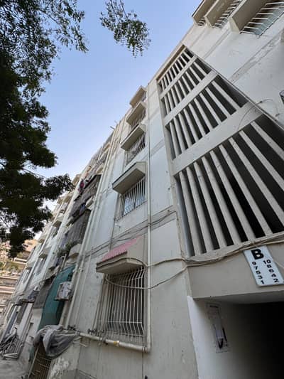 3 BAD DD APARTMENT FOR SALE WEST OPEN