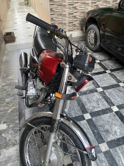 Honda cg 125 selfstart new sticker