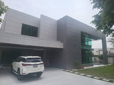 02 Kanal Slightly Used Like Brand New Modern Design With Full Basement Bungalow For Sale, In DHA Phase 3 ,Swimming Pool ,Home Theater, Near To Park ,100% Original Pics