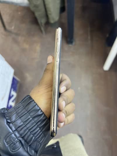 11 pro max golden color