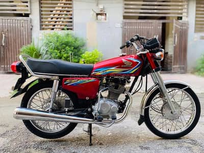 Honda CG125 bike