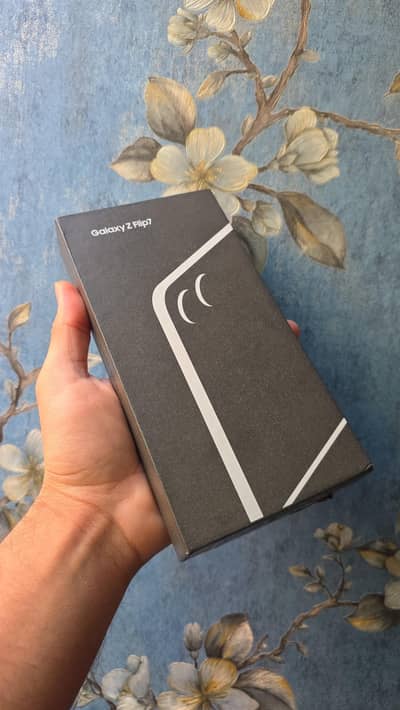 Samsung Galaxy Z Flip 7 Just Box Open Available