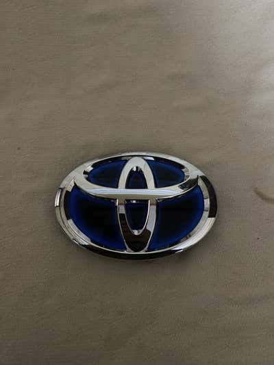 Toyota badge