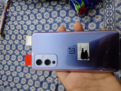 OnePlus 9 5g 8 128GB Box charge sa ta water  pak ha