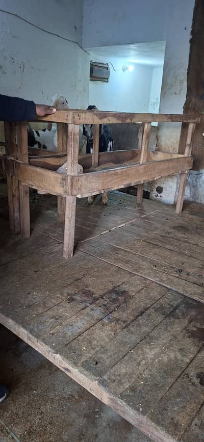Wooden Pallets  and Kurli for Goat Forming