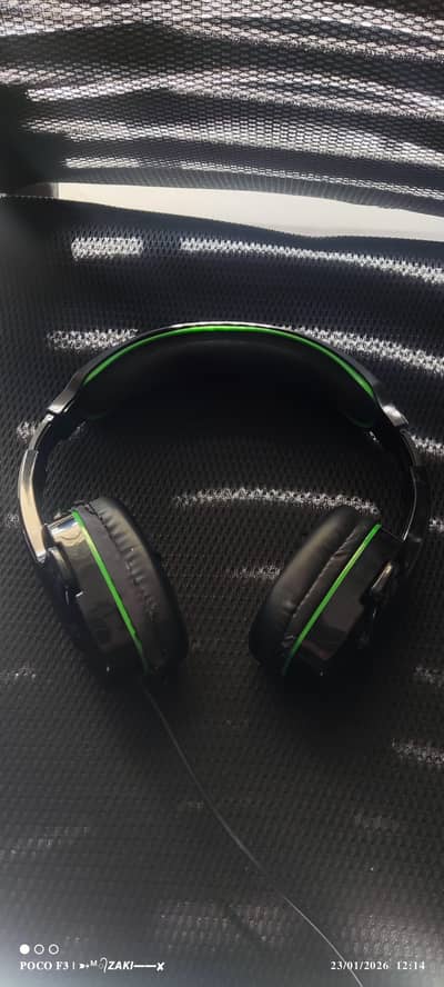 Gaming headphones with mic