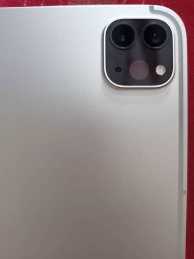 Apple iPad Pro M2 With Apple pencil