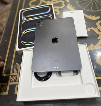 Apple iPad Pro M2 With Apple pencil